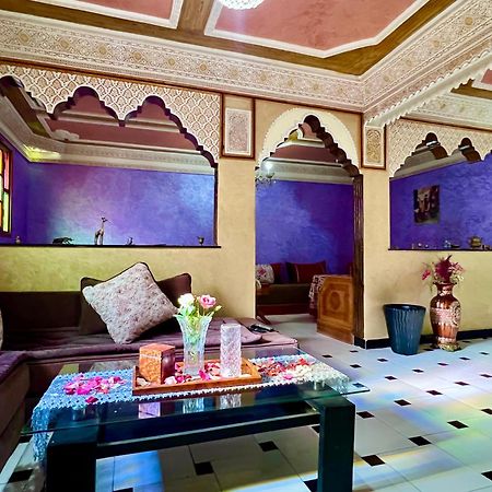 Red House Apartment Есувейра Екстериор снимка