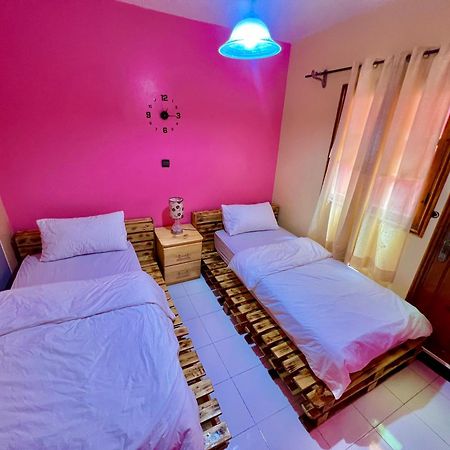 Red House Apartment Есувейра Екстериор снимка