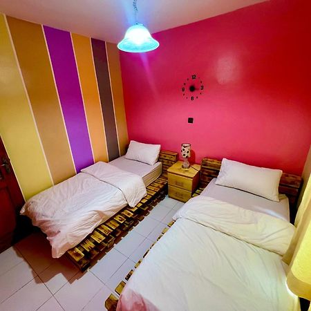 Red House Apartment Есувейра Екстериор снимка