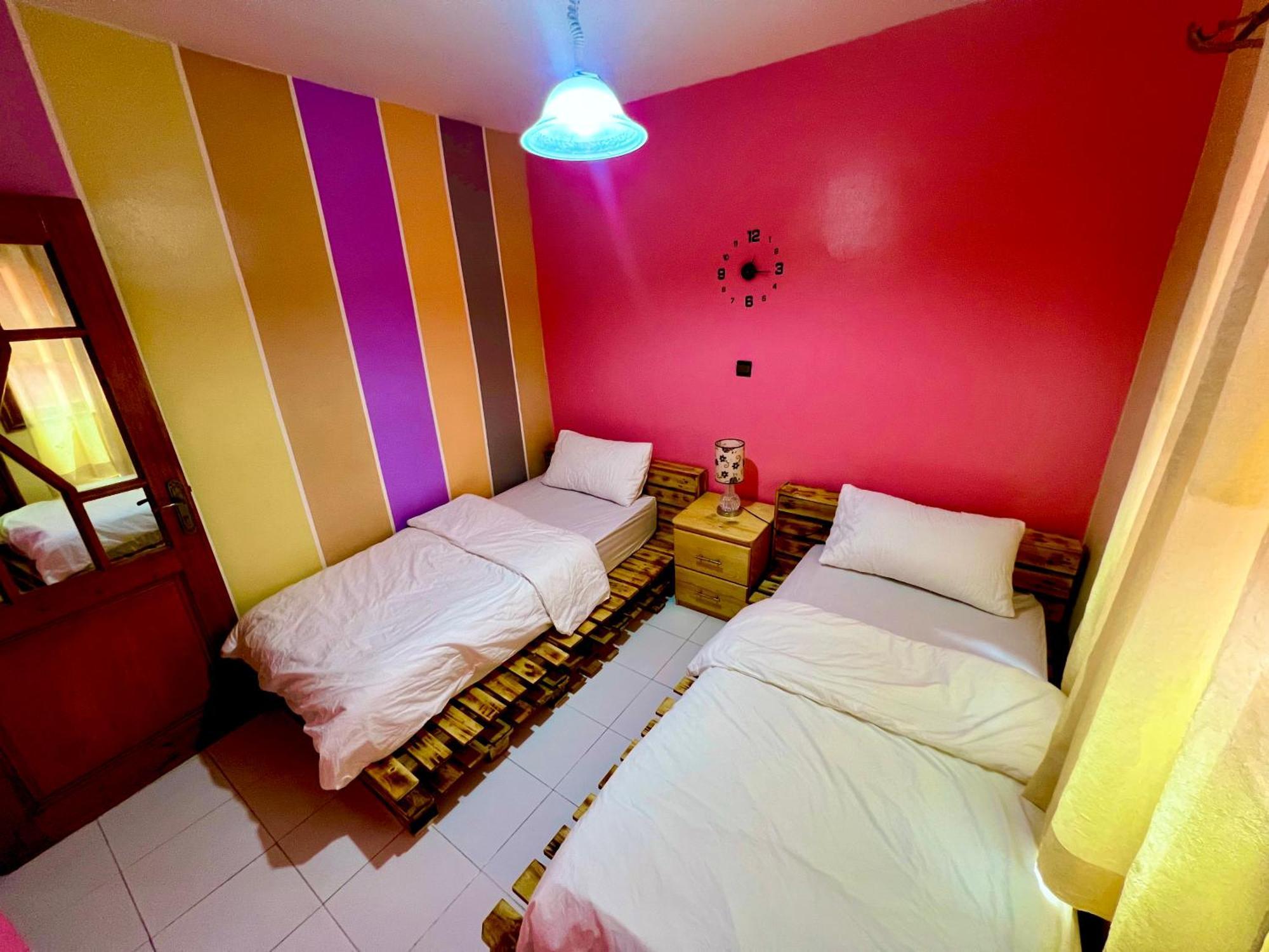 Red House Apartment Есувейра Екстериор снимка