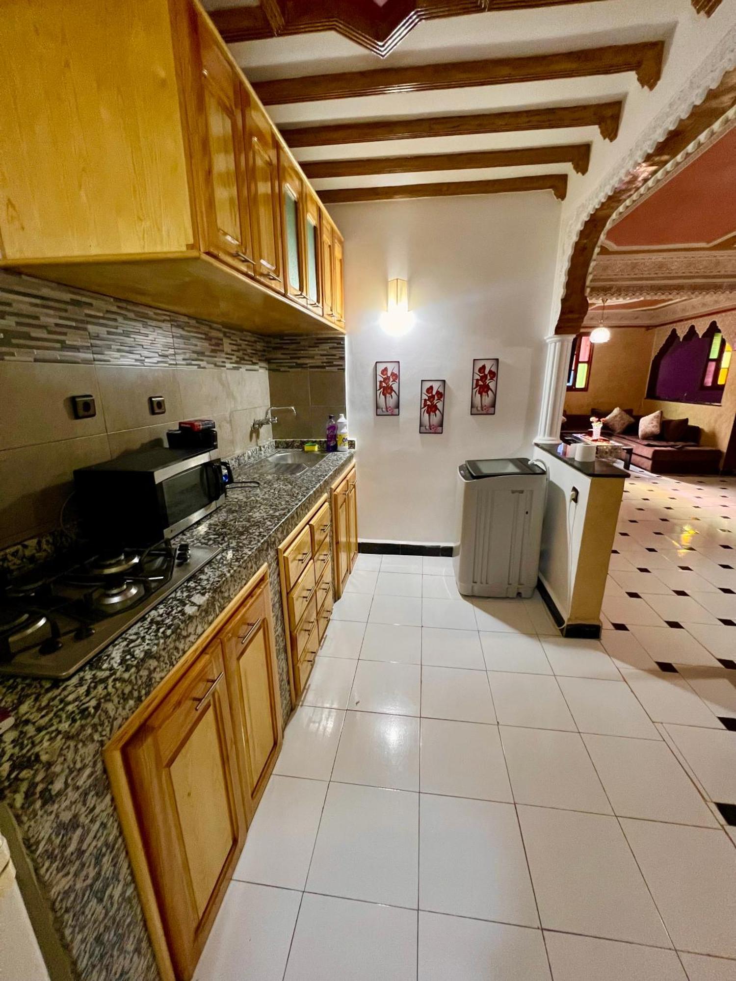 Red House Apartment Есувейра Екстериор снимка